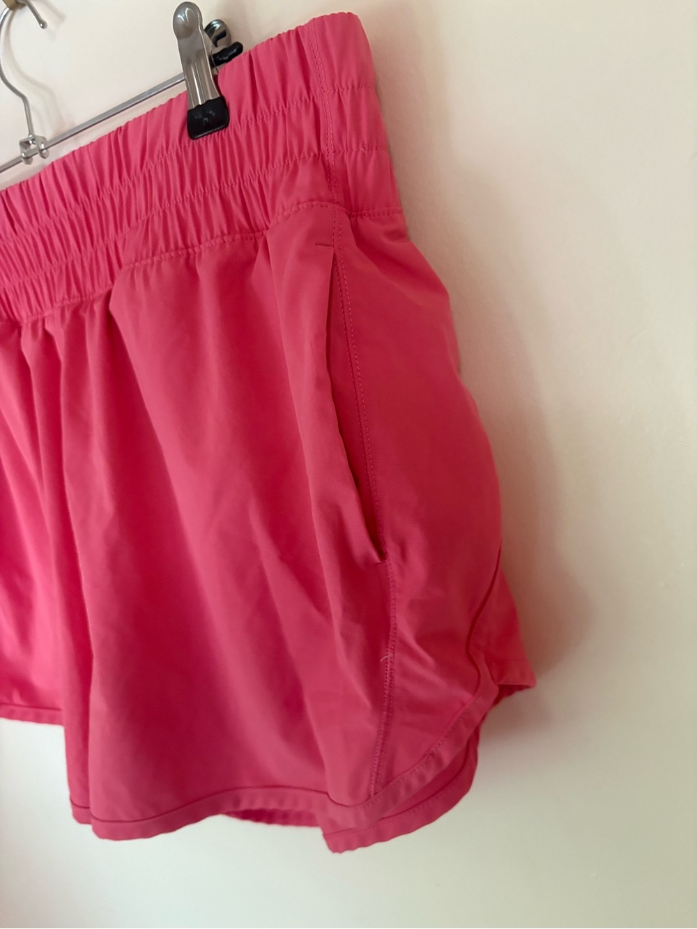 Pink Athletic Shorts with Side Pockets Size Large Women’s Lightweight Comfy Pant - Picture 4 of 7